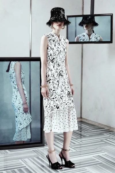 Look 3